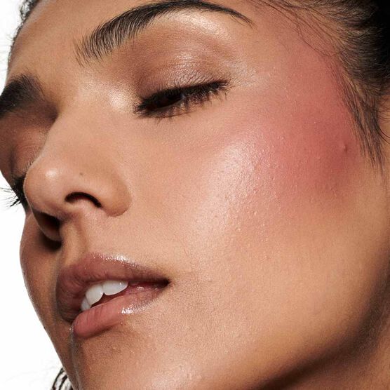 Blush L�quido Plummy Bare Strobe Dewy
